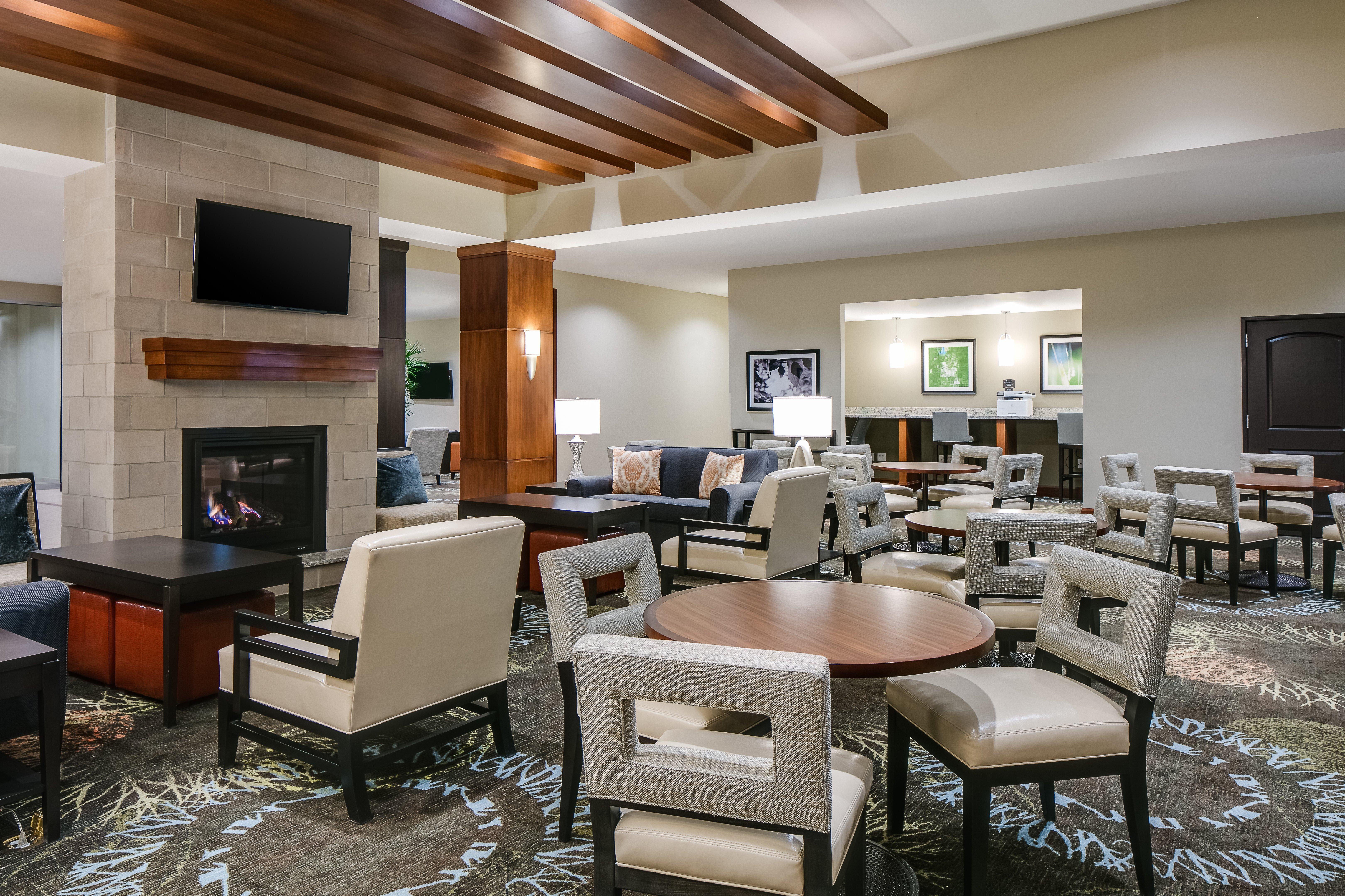 Staybridge Suites Des Moines Downtown By Ihg Bagian luar foto