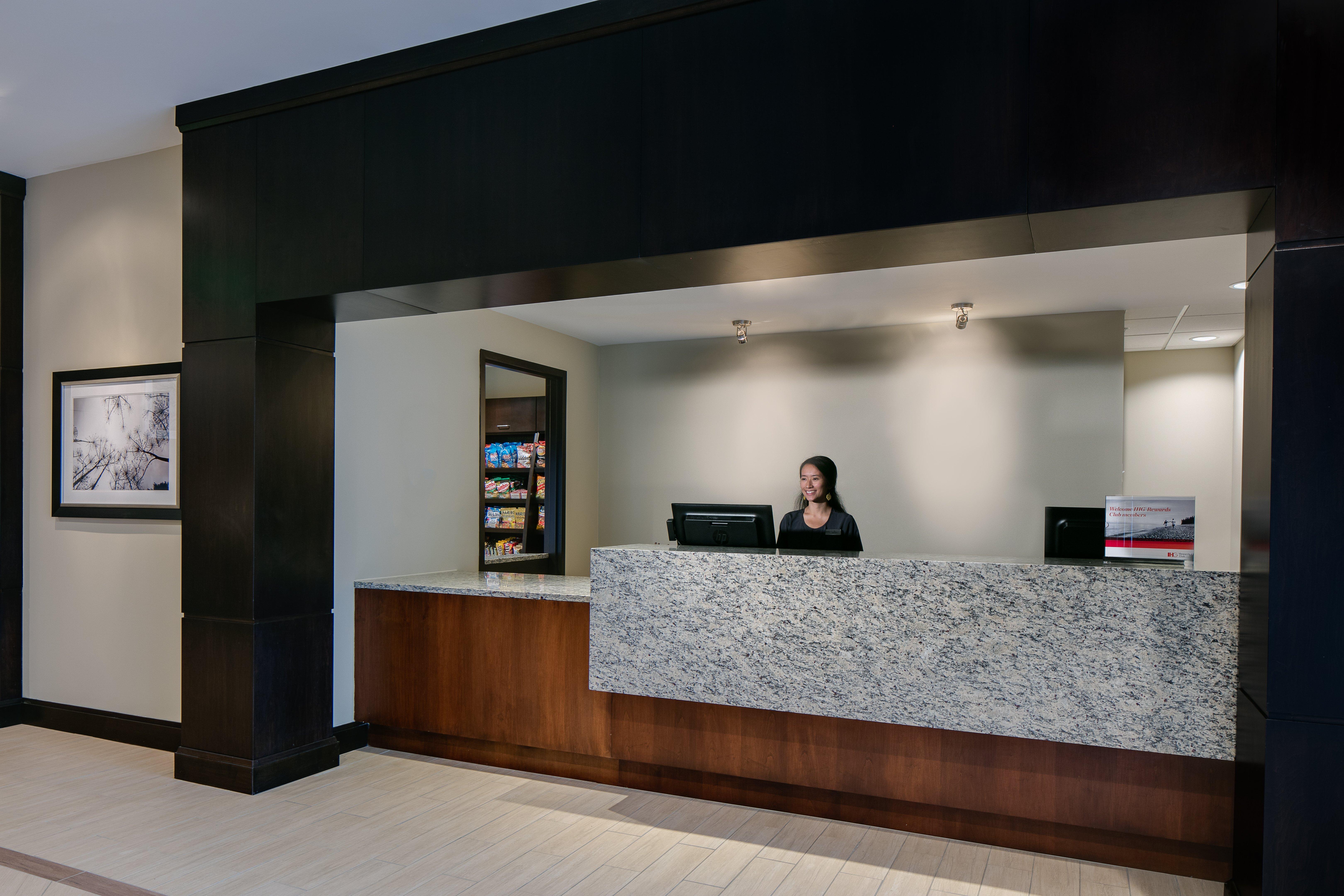 Staybridge Suites Des Moines Downtown By Ihg Bagian luar foto