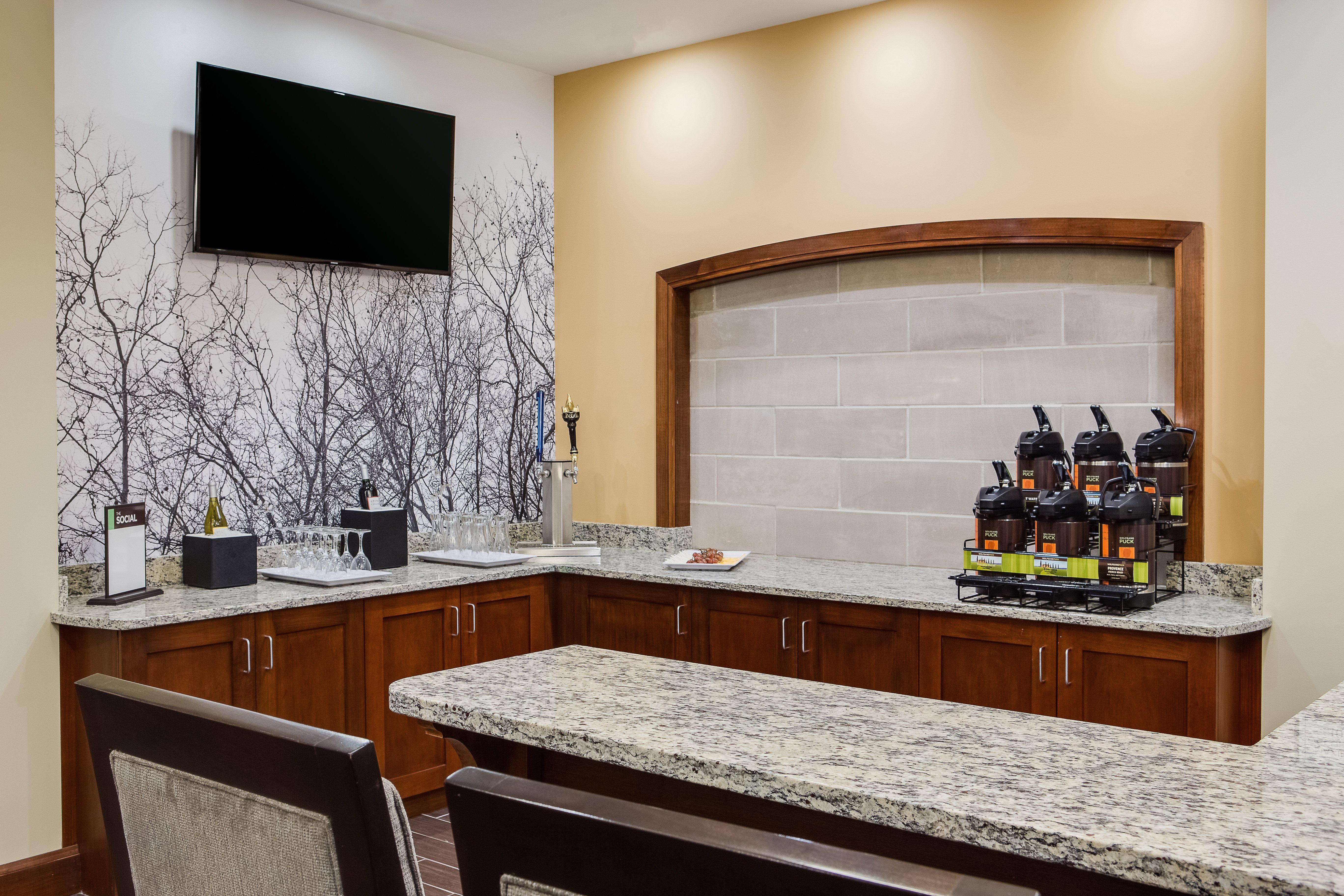 Staybridge Suites Des Moines Downtown By Ihg Bagian luar foto