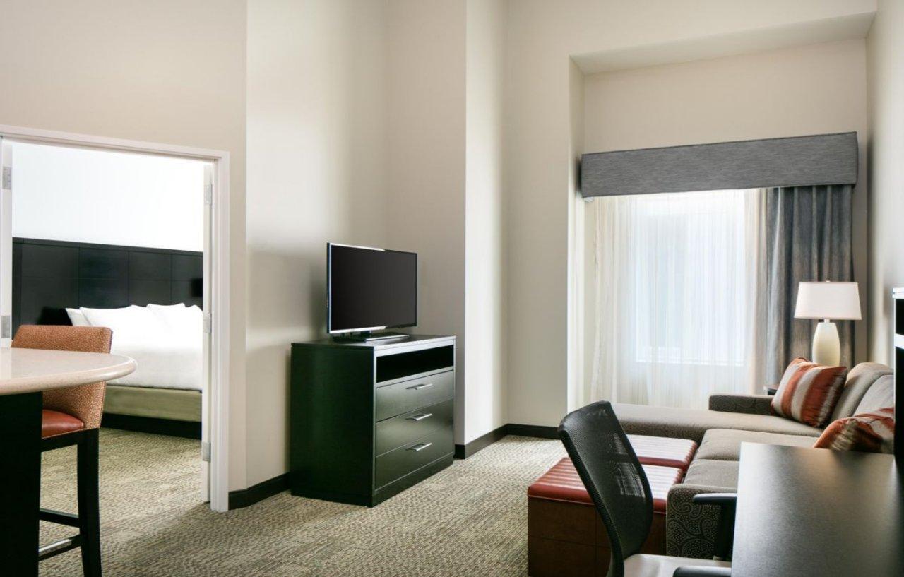 Staybridge Suites Des Moines Downtown By Ihg Bagian luar foto